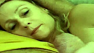 aline jerks flavio before bed 😴