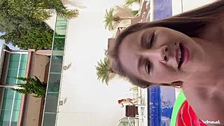 Pelada Na Academia Peituda Treina E Se Masturba Até Gozar - Elis Nebsniak