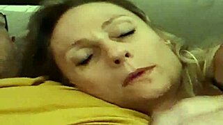 aline jerks flavio before bed 😴