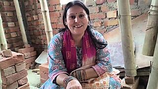 Women Fuck Labor Contractor For Extra Money