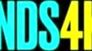 Acheter des cookies � athena rayne et elle vous laissera la baiser et jouir dans sa gorge?