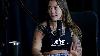 Flor De Damiana's Exhibitionist Pussy Sucking