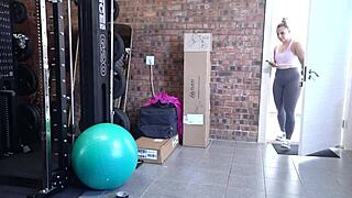 Cheating milf fucked in gym, creampied on butt! 💪