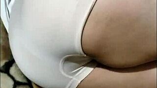 Me quedo en casa de doña mary y me la cojo en la noche