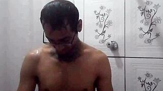 Wow! I'm showing off solo for the slut in my neighborhood, gonna fuck her today!