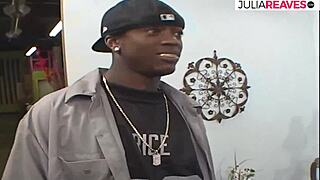 Kinky Housewife Does Her First Threesome Fuck With Two Big Black Cocks