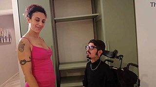 Francesca Prende Lezioni Di Sottomissione Dal Coach Disabile