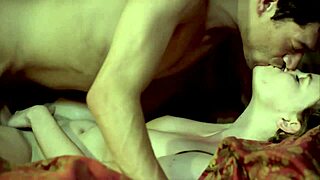 KING FUCKS WOMAN PUSSY HARD