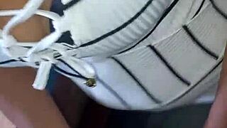 The neighbor's wife enjoys home sex with her lover in California