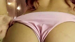 Καυλιάρα Νεαρή Μαλακώνεται Άγρια Με Καύλα