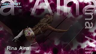 These sexy Japanese legs in stockings are begging for attention