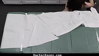 Doctor gives teen blowjob and orgasm in hospital room