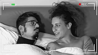 Francesca prend des leçons de soumission du coach handicapé