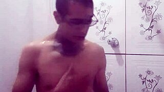 Wow! I'm showing off solo for the slut in my neighborhood, gonna fuck her today!