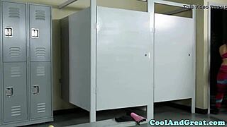 I fucked the curvy sportsbabe in the coaches office