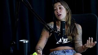 Flor De Damiana's Exhibitionist Pussy Sucking