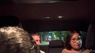 novinha asiatica paga corrida de uber com boquete e cuzinho