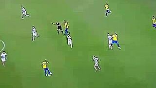 Novinho metendo na argentina gostosa com muita paixão e energia.