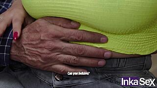 A latina woman deceives her husband at the hospital