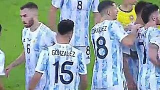 Novinho metendo na argentina gostosa com muita paixão e energia.