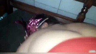 socando na puta de quatro no sof�