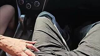 Driftwood and barefoot kontessa masturbate at beach with cumshot 😎