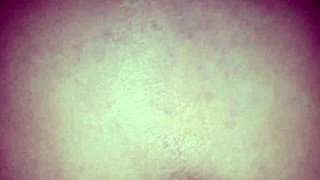 milf recebe massagem na buceta com uma grande gozada