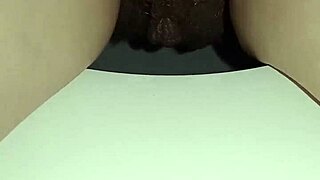 Pregnant woman flashes on the toilet and uses bidet on her ass