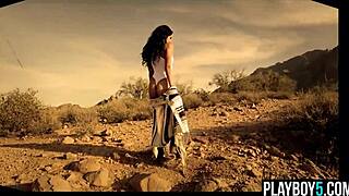 This pretty black milf loves showing off her body in striptease 😘