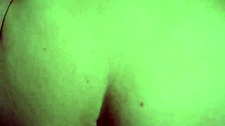 jcsex69 - prima pide desesperadamente que se la meta en cuatro patas y que le llene la cola de semen