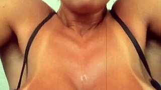 Vanessinha Vailatti working out naked