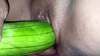 amateur girl enjoys oral pleasure