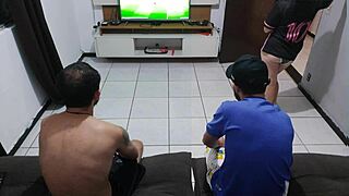 Meu Marido Me Perdeu Na Aposta E Eu Fiquei Com O Amigo Dele Na Frente Dele