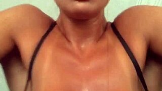 Vanessinha Vailatti working out naked