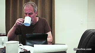 Teen chats with stepdad during kitchen chores