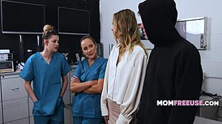 Rando freeused a milf momfreeuse