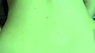 jcsex69 - prima pide desesperadamente que se la meta en cuatro patas y que le llene la cola de semen