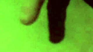 I love watchin this big pussy lips stretchin show, it's so hot!