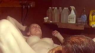 Eating And Fucking On Washing Machine!