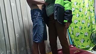 Prank inviting ojol girl to fuck during food delivery