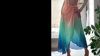 sensual mature milf enjoys homemade amateur outdoor voyeur moments