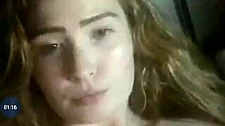 Chica Sexy With Her Friends