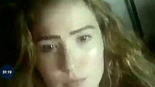 Chica Sexy With Her Friends