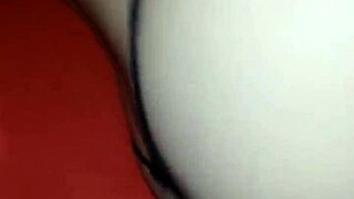 Sexy colegiada mandando guebo y masturbándose with dildo