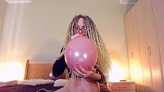 Custom balloon video with mommy