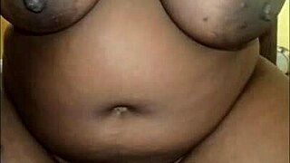 sexy milf taking a bath with riding and moaning