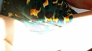 SEXY MATURE SHOWS HER DELICIOUS MEAT BOX