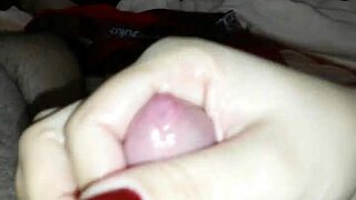 i give the best handjob leading to a huge cumshot