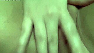 Saudi Arabian Snowwhite Shakes Legs Intense Orgasms