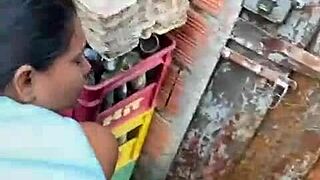 Mi vecino me espera a la entrada de mi puerta con la verga parada, ready for our hardcore session.